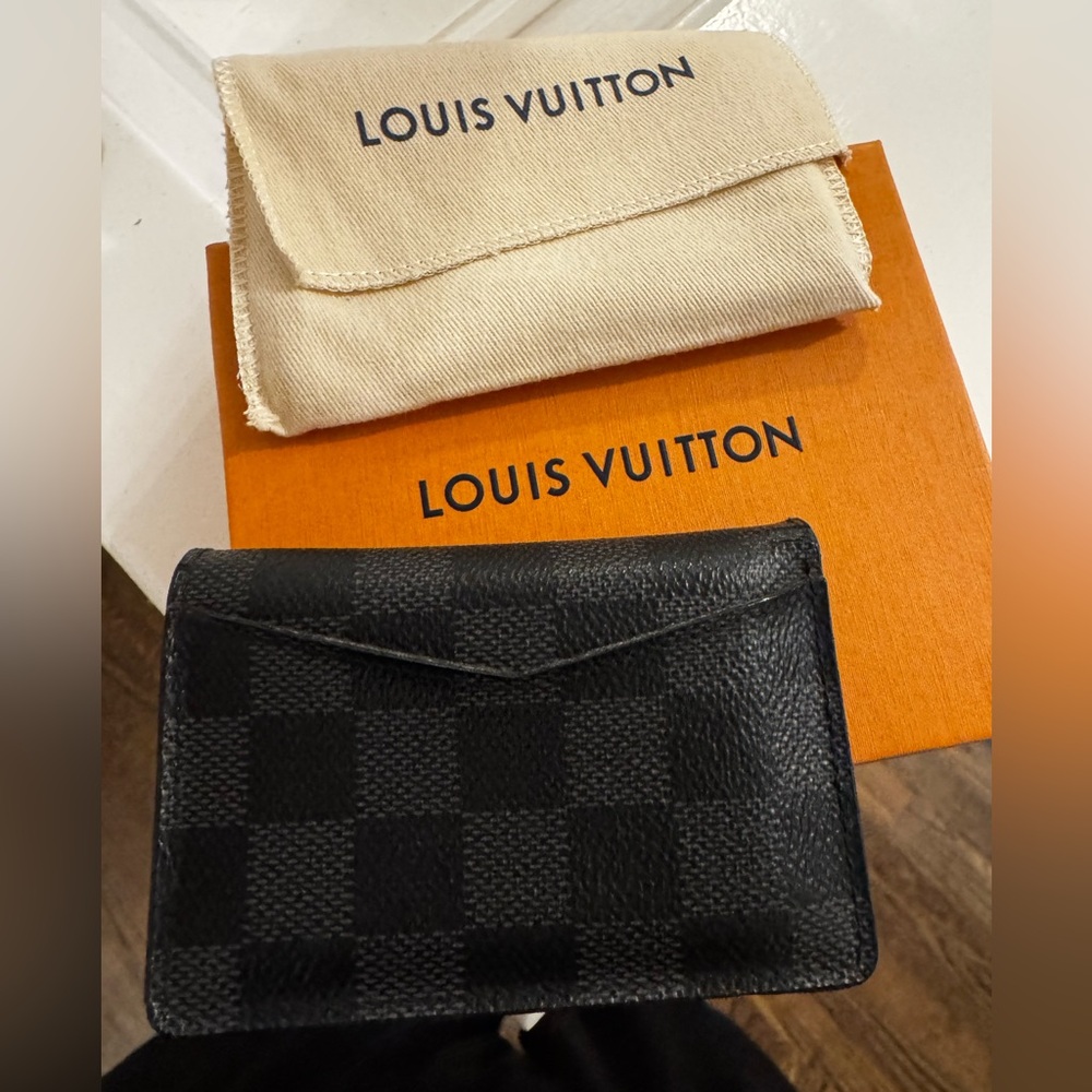 Men’s Louis Vuitton fold Wallet Damier Graphite pattern